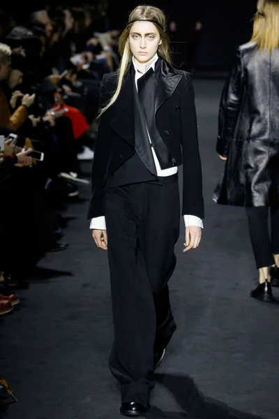 Look 13